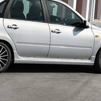 Накладка на порог оригинальная (правая) Лада Гранта Спорт (окрашенная)