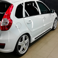 Накладка на порог оригинальная (правая) Лада Калина-2 Спорт (неокрашенная)