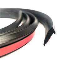 Уплотнитель лобового стекла (универсальный) (тип 2, 1,3 метра)